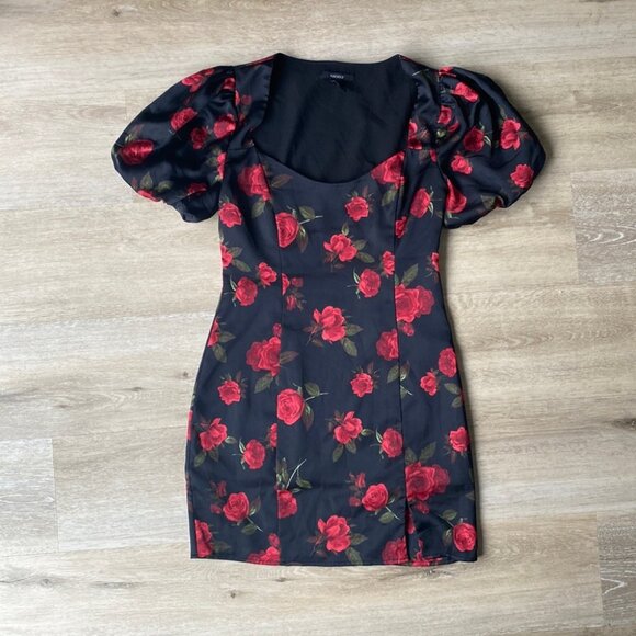 Dresses & Skirts - Roses mini dress, beautiful, stylish